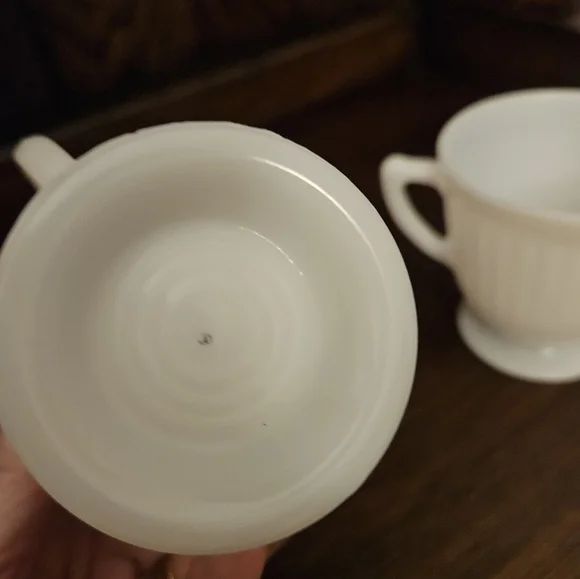 Vintage White Opaque Translucent milk glass cream and sugar. - Picture 3 of 11